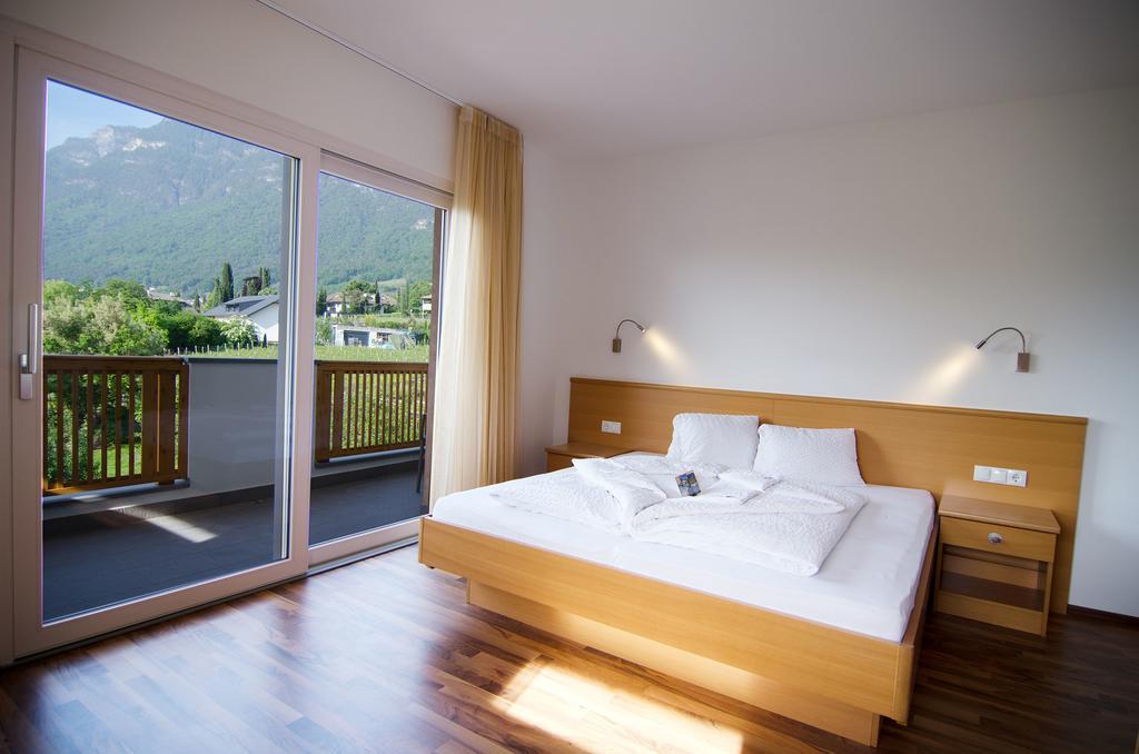 Garni Hotel Peterlinhof Caldaro Værelse billede