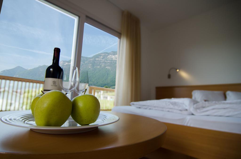 Garni Hotel Peterlinhof Caldaro Værelse billede