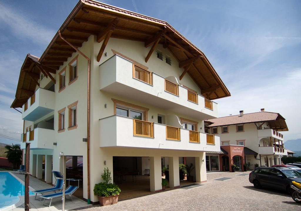 Garni Hotel Peterlinhof Caldaro Eksteriør billede