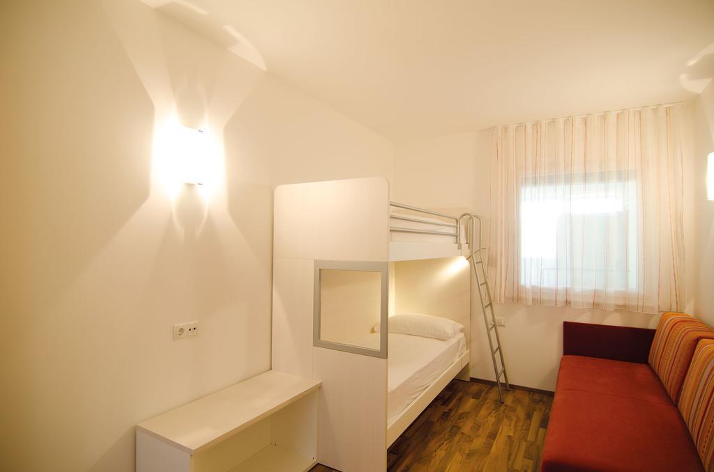 Garni Hotel Peterlinhof Caldaro Værelse billede