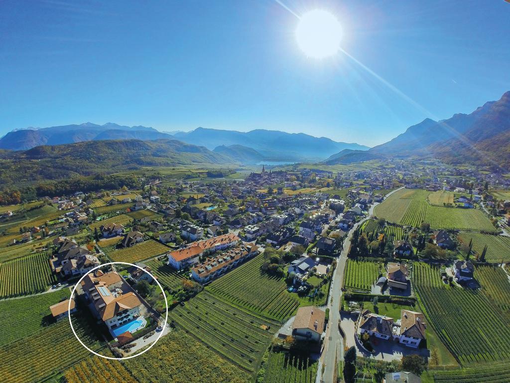 Garni Hotel Peterlinhof Caldaro Eksteriør billede