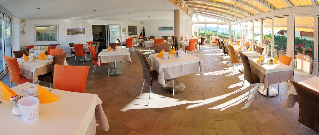 Garni Hotel Peterlinhof Caldaro Eksteriør billede