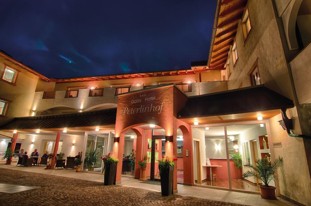 Garni Hotel Peterlinhof Caldaro Eksteriør billede