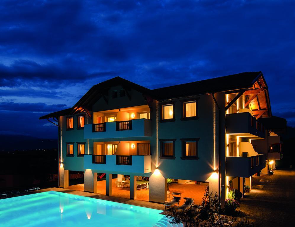 Garni Hotel Peterlinhof Caldaro Eksteriør billede