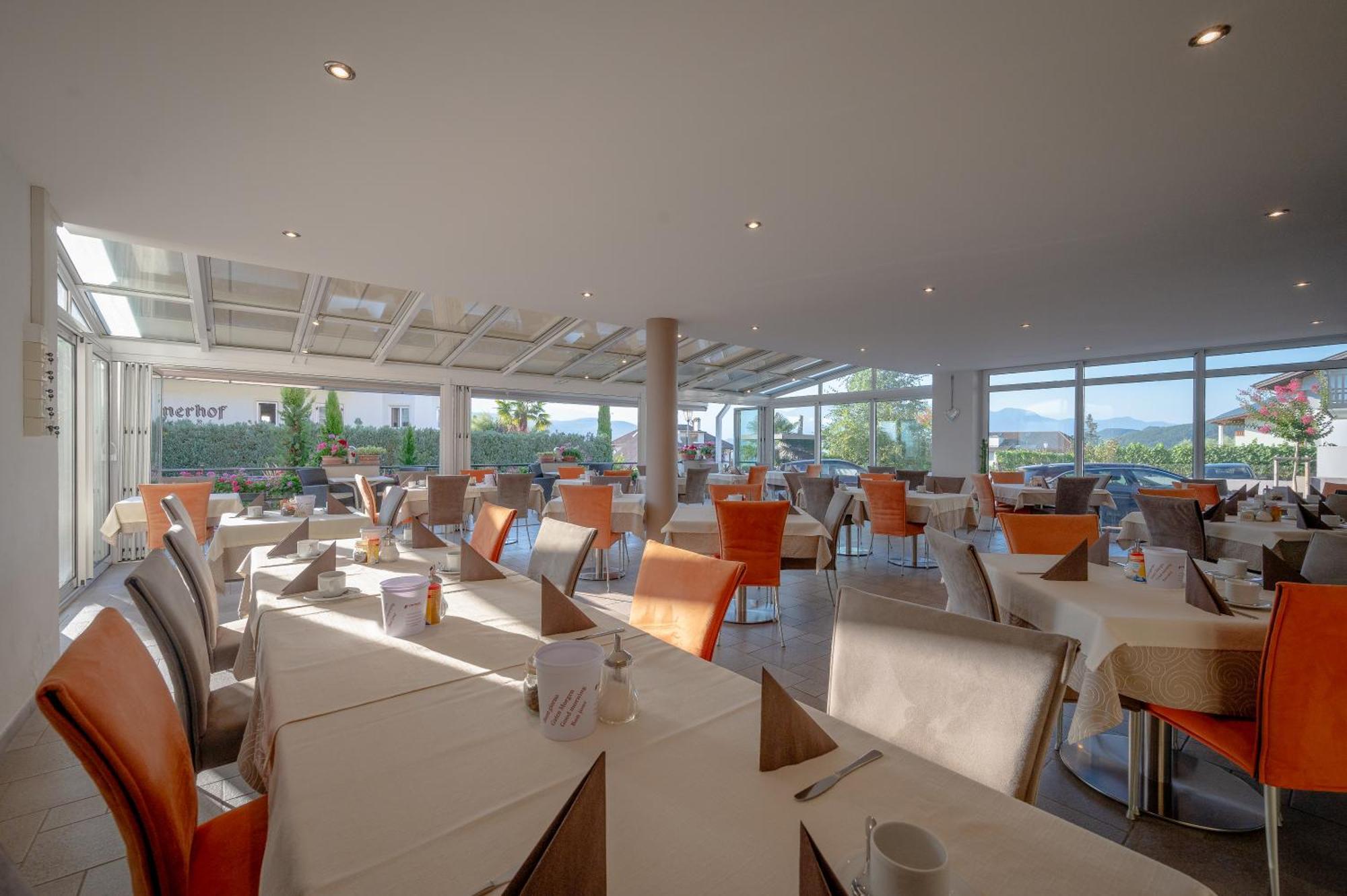 Garni Hotel Peterlinhof Caldaro Eksteriør billede