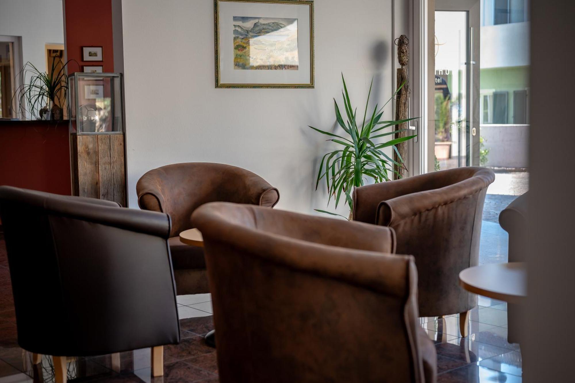 Garni Hotel Peterlinhof Caldaro Eksteriør billede