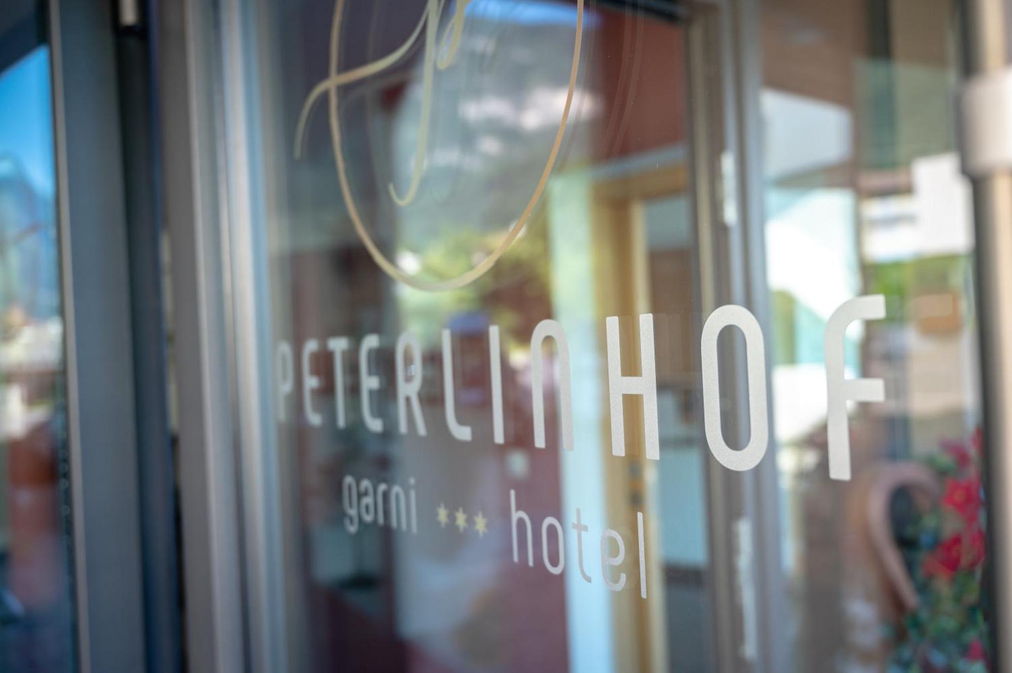 Garni Hotel Peterlinhof Caldaro Eksteriør billede