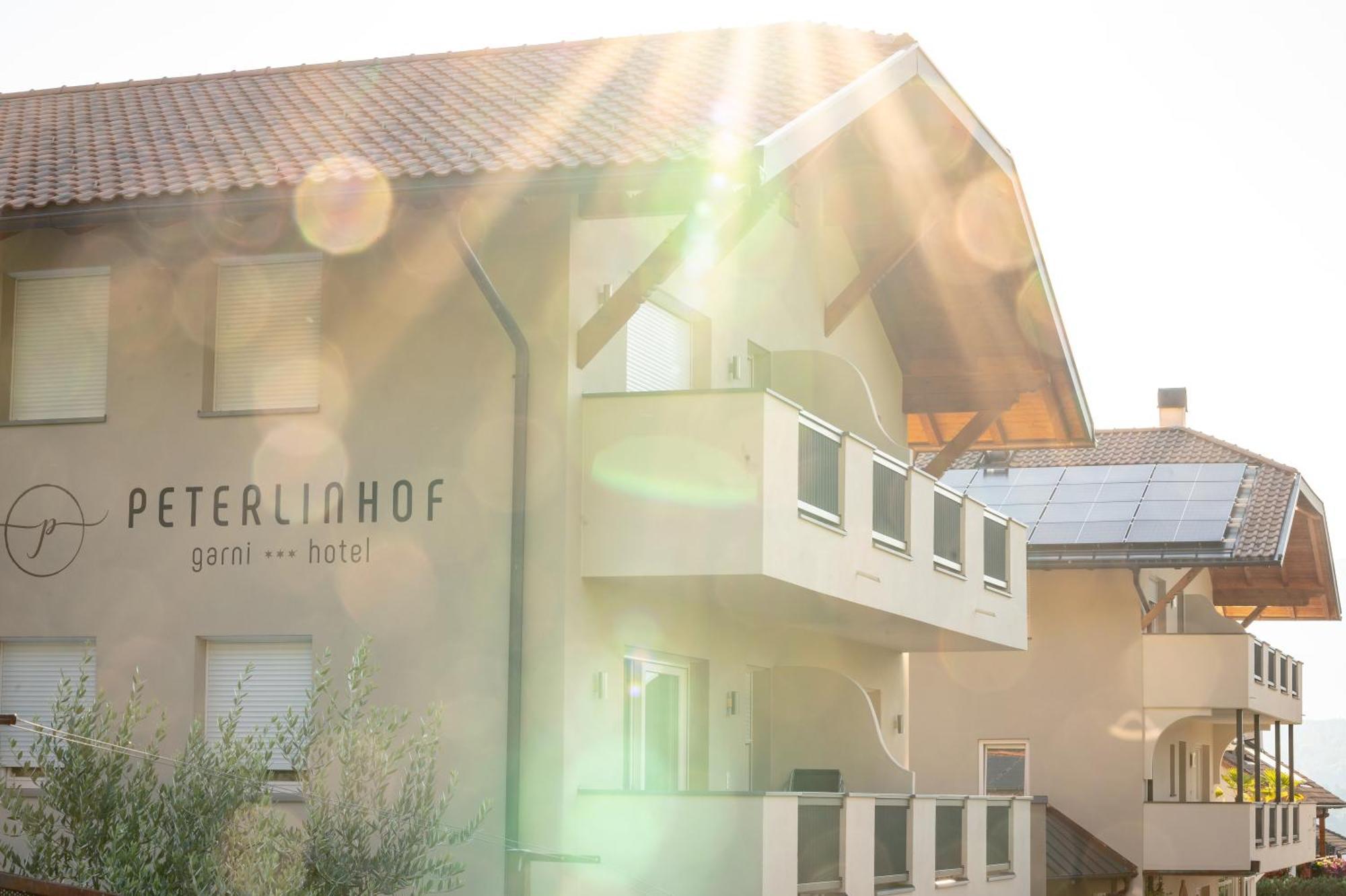 Garni Hotel Peterlinhof Caldaro Eksteriør billede