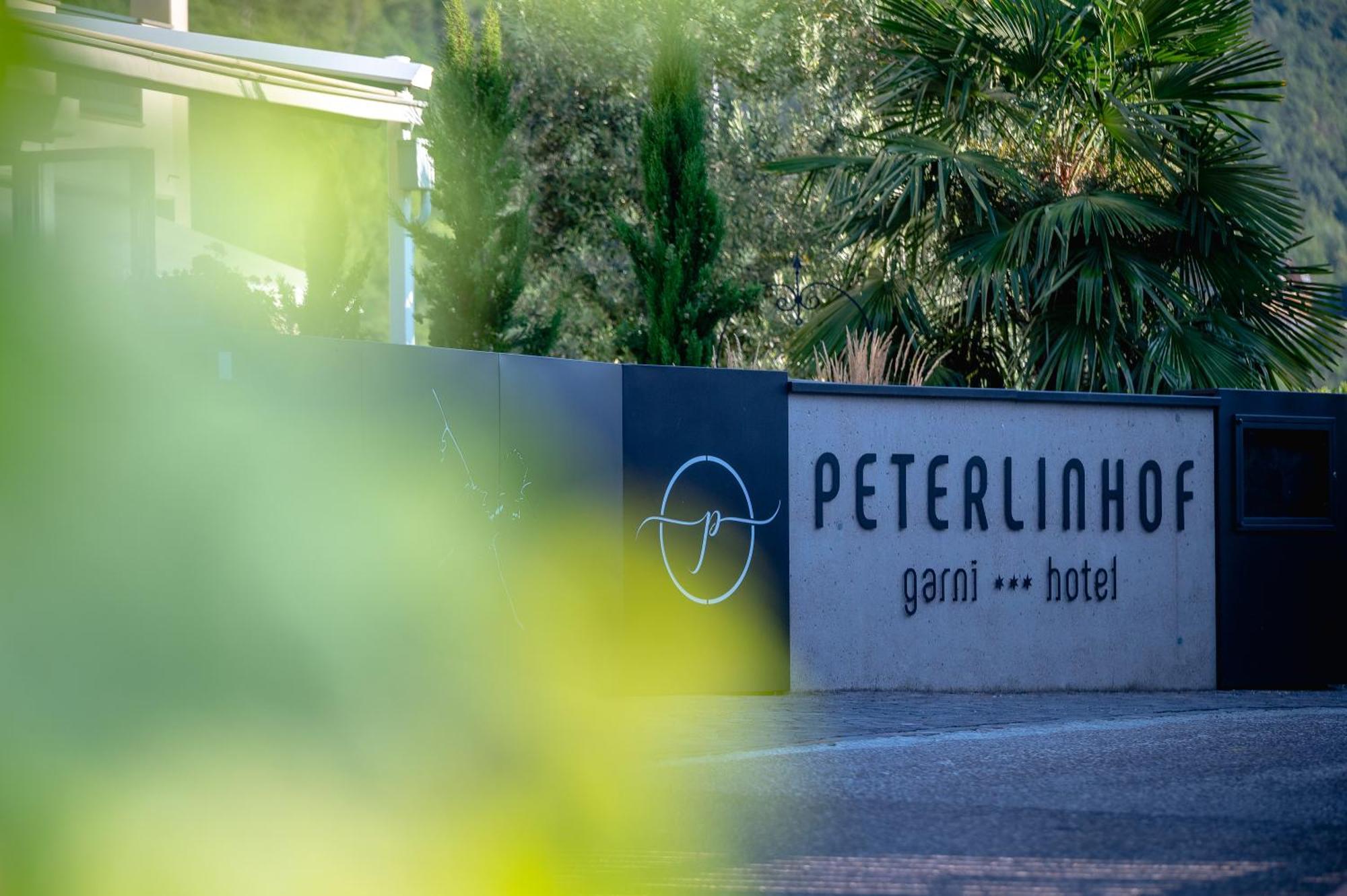 Garni Hotel Peterlinhof Caldaro Eksteriør billede