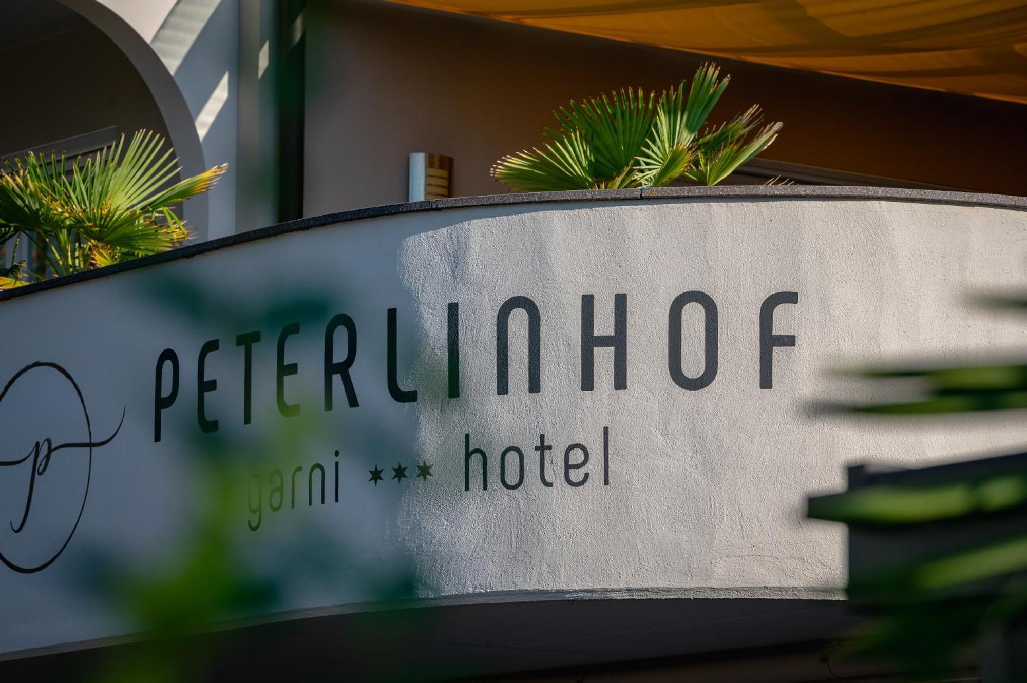 Garni Hotel Peterlinhof Caldaro Eksteriør billede